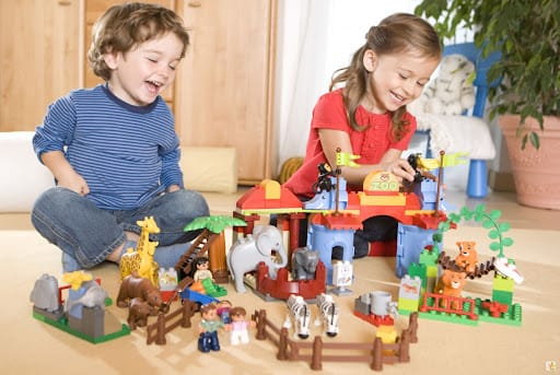 Trẻ hiếu động có thể bình tâm lại nhờ các hoạt động thú vị