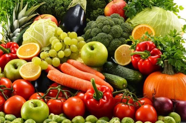 Người bệnh Lupus nên ăn nhiều rau xanh và hoa quả.