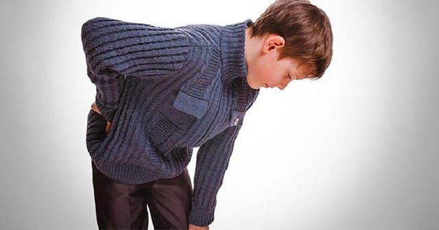 Loãng xương là biến chứng có thể gặp ở bệnh viêm khớp thiếu niên tự phát thể hệ thống.