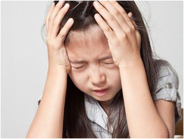 Không có thuốc đặc hiệu điều trị tự kỷ mà chỉ dùng thuốc điều trị một số triệu chứng kèm theo.