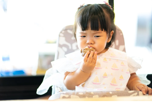 Chế độ ăn uống không phù hợp là nguyên nhân chính khiến trẻ kém hấp thu.