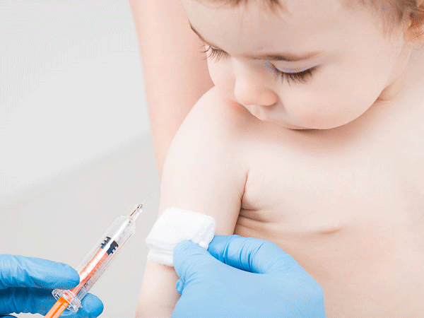 Để phòng bệnh thủy đậu cần tiêm vaccine chống thủy đậu cho trẻ. Ảnh minh hoạ.