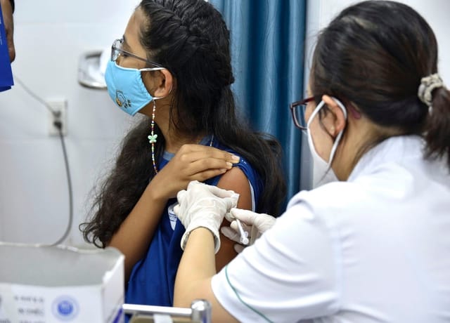 Các sản phẩm tăng cường sức đề kháng không có tác dụng tức thì nên phụ huynh có thể bổ sung dinh dưỡng cho trẻ từ các loại thực phẩm. (Ảnh: P.T)