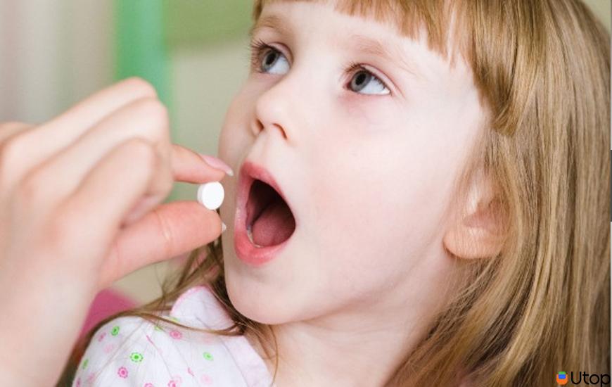 Mặc dù không có triệu chứng thì cha mẹ vẫn có thể tẩy giun định kỳ cho trẻ. Ảnh minh hoạ.