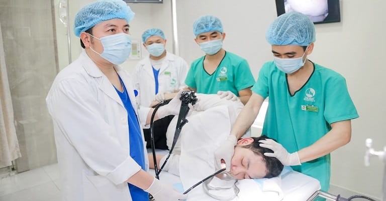 Việc chỉ định nội soi tiêu hóa trên ở trẻ, khi các bác sĩ thăm khám nghi ngờ trẻ mắc một số bệnh lý về đường tiêu hoá. Ảnh minh hoạ.