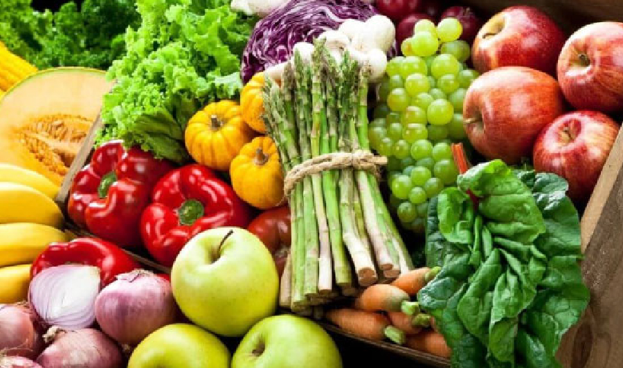 Ăn nhiều rau quả sẽ rất tốt cho cho răng của trẻ.