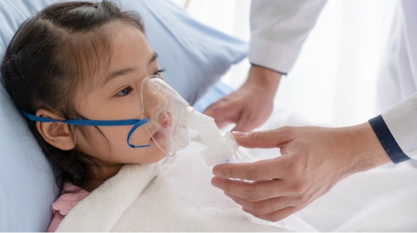 Viêm phổi là bệnh hô hấp nguy hiểm thường gặp ở trẻ nhỏ.