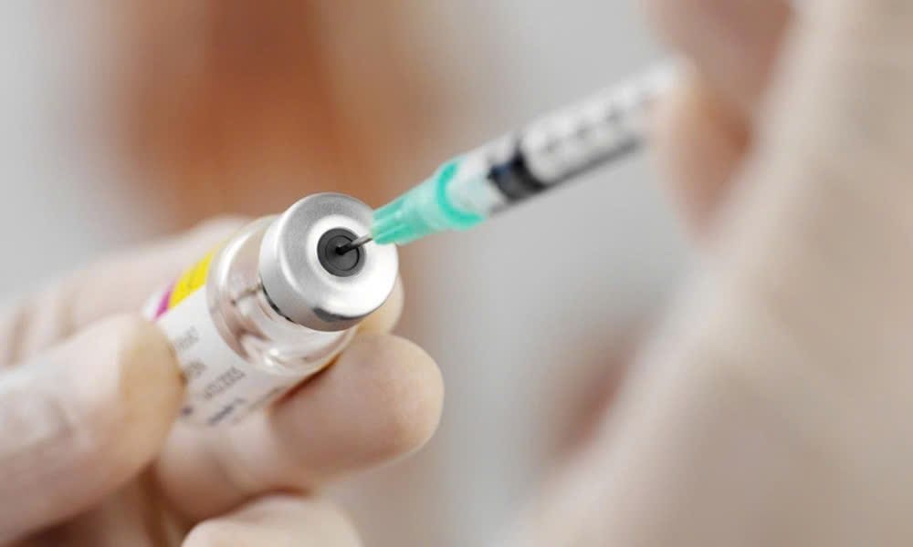 Cha mẹ cần cho trẻ tiêm đủ 2 mũi vaccin sởi theo lịch khuyến cáo