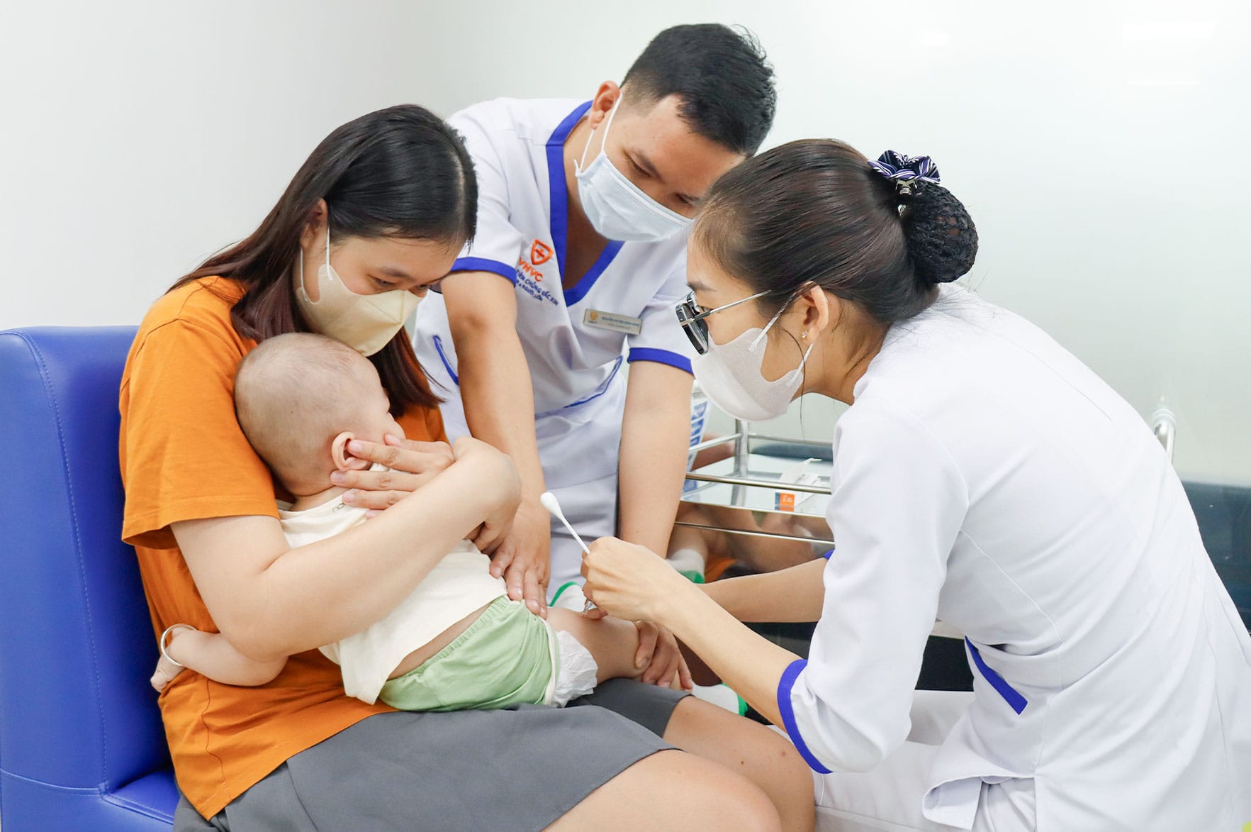 Tiêm vaccin là biện pháp phòng bệnh chủ động, hiệu quả cao và an toàn.