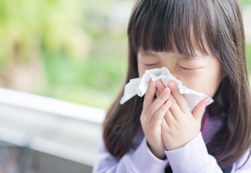 Cảm lạnh là một trong những bệnh lý đường hô hấp phổ biến nhất ở trẻ em.