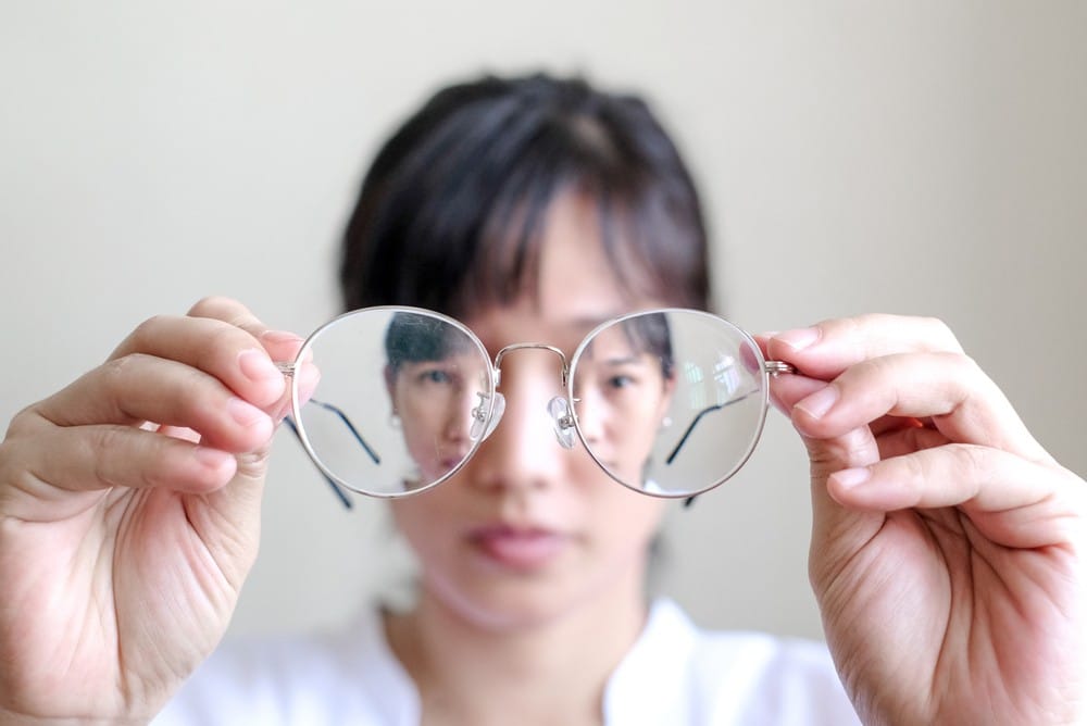 Cận thị học đường đang có xu hướng gia tăng nhanh chóng nhưng hoàn toàn có thể phòng ngừa và kiểm soát.