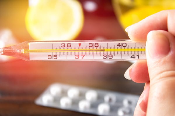 Lưu ý cần tránh khi trẻ sốt co giật bố mẹ nên biết