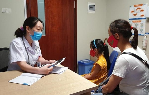Dậy thì sớm ở bé gái cha mẹ "đứng ngồi không yên"