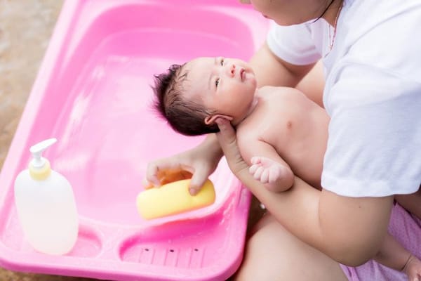 Nhiễm trùng trẻ sơ sinh: Nhận biết nguyên nhân và cách chăm sóc để phòng bệnh