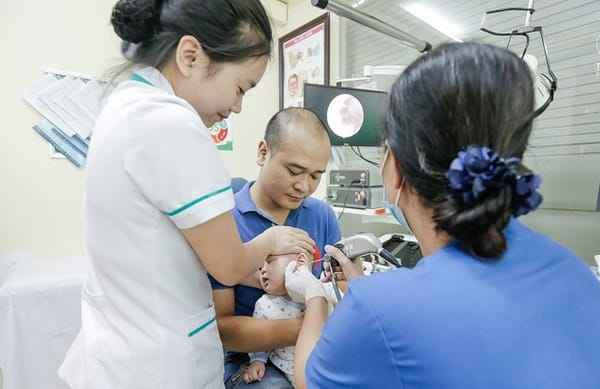 Viêm tai giữa ở trẻ em mùa lạnh: Cách phát hiện, chẩn đoán và phòng tránh