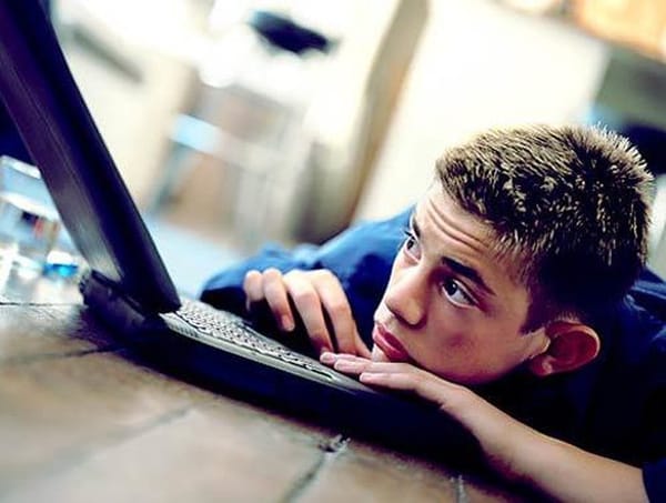 11 dấu hiệu trầm cảm ở trẻ cha mẹ không thể bỏ qua