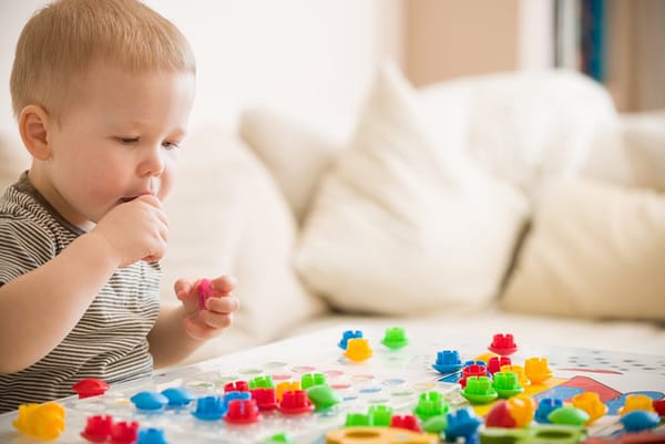 Sơ cứu trẻ bị sặc đúng cách